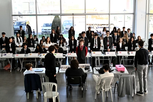 Genç delegeler ASSİM'de basın özgürlüğünü tartıştı