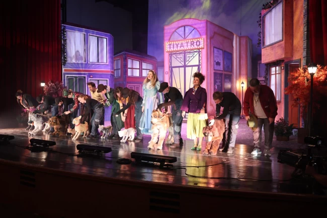 Karagöz Kukla ve Gölge Oyunları'na renkli açılış