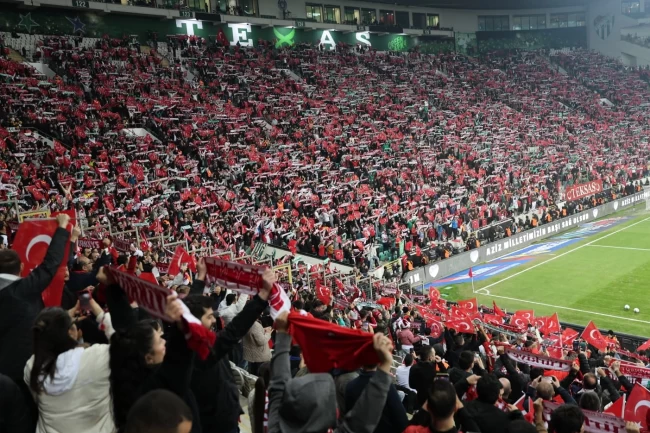 Bursa Osmangazi'de engelli bireylere milli maç sevinci