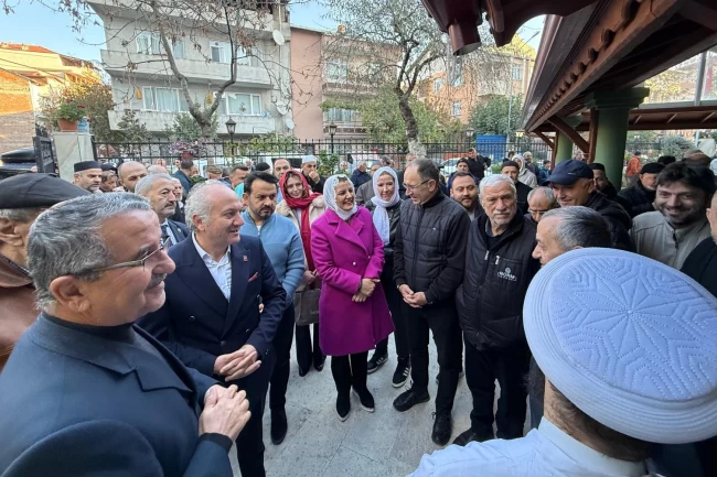 İzmit'te Başkan Hürriyet'ten sabah mesaisi