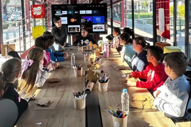 Çocuklar Pancar Deposu'nda sanatla buluştu