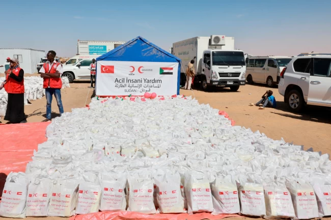 Türk Kızılay'dan Sudan'da yerinden edilenlere gıda katkısı
