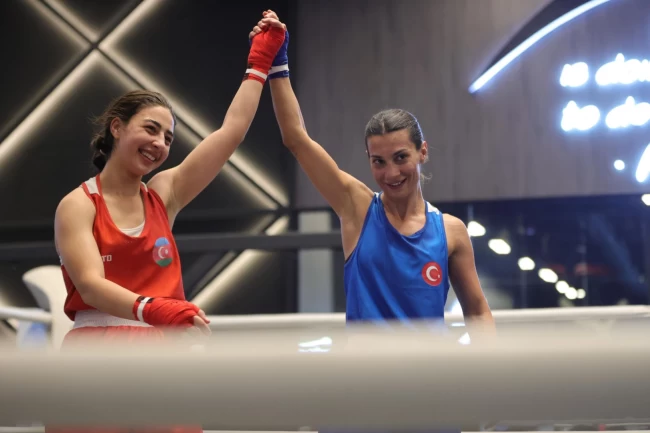 Kağıtspor, Riyad'da madalyaları topladı