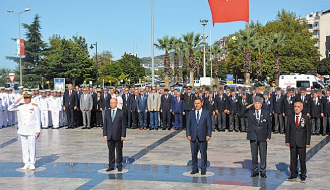 GAZİLER GÜNÜ TÖRENLE BAŞLADI..