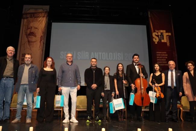 Bursa Nilüfer'de şiir eleştirisinin prestij ödülleri sahiplerini buldu