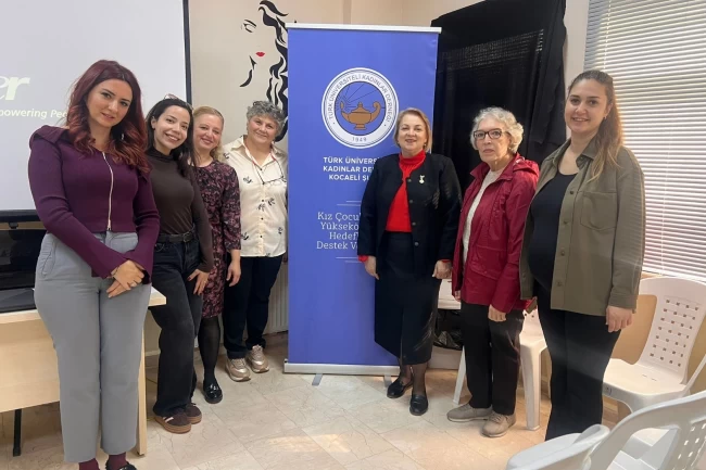 İzmit'te 'Güçlü Kadın Güçlü Toplum' projesinin ilk eğitimi