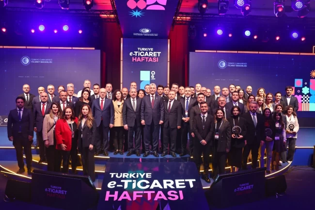 Bakan Bolat'tan e-ticaret müjdesi... Hedef dünya liginde zirve!