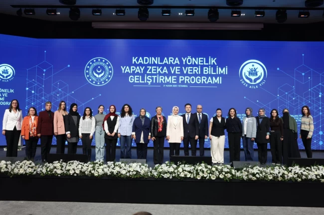 Bakan Göktaş: Kadınlar yapay zekâya dahil oldukça teknoloji daha adil olacak