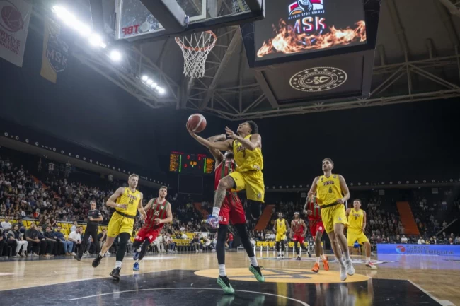 Mersin Spor Karşıyaka'yı 92-87 yendi