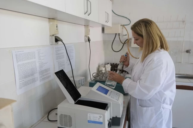 Adana Büyükşehir'den üreticiye analiz hizmeti