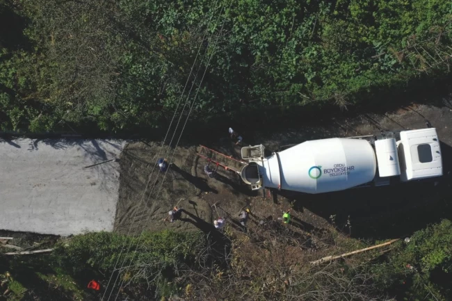 Ordu Ünye'de Yavi–İnkur bağlantı yoluna beton çalışması