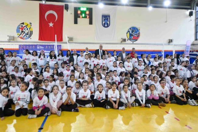 Başkent'te ikinci 'Fabrika Voleybol Okulu' açıldı