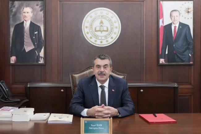 Bakan Tekin: Geleceğimizi her gün yeniden inşa ediyorsunuz