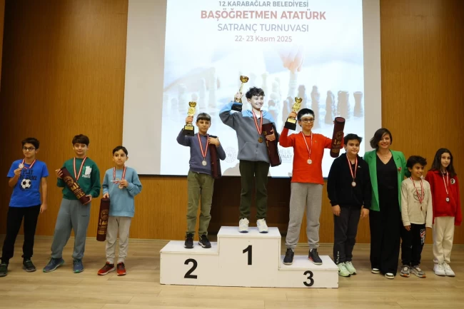 Geleceğin satranççıları Karabağlar'da buluştu