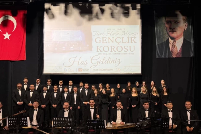 Kocaeli İzmit'te THM Gençlik Korosu'ndan muhteşem konser