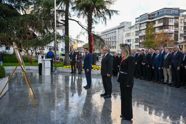 Bursa'da 24 Kasım Öğretmenler Günü kutlandı