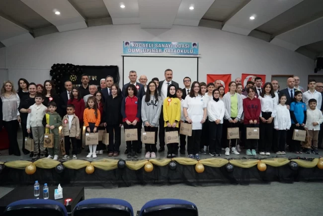 Gölcük'te Öğretmenler Günü törenle kutlandı