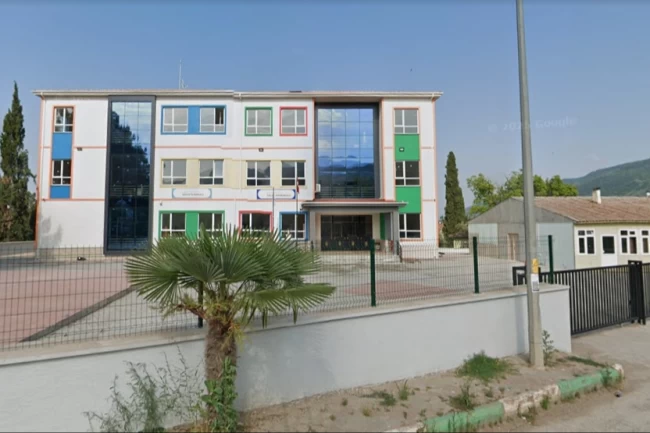 Bursa'da tavuk şnitzel ve makarna kabusu: 23 öğrenci hastanelik! Numuneler inceleniyor