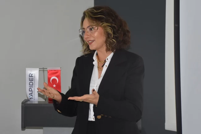 YAPİDER söyleşileri'nde "Yeşilin Ekonomisi" konuşuldu