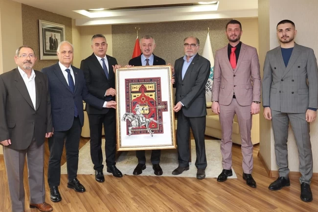 Kocaeli'de Başkan Büyükakın'a STK'lardan ziyaret akını