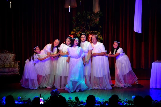 "Sevgi Elçileri" ilk kez Bornova'da sahnelendi