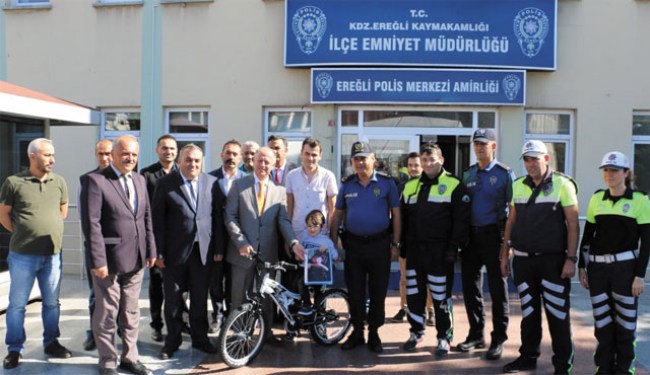 Ödülünü Kaymakam Çorumluoğlu'nun elinden aldı..