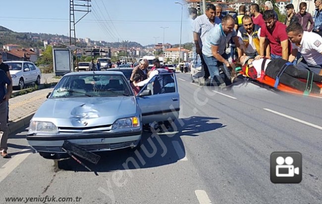 İki lise öğrencisine otomobil çarptı biri ağır yaralandı