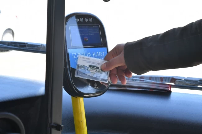 İzmir'de "Genç İzmirim Kart" dönemi 1 Aralık'ta başlıyor