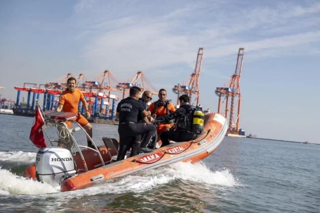 Mersin'de arama kurtarma ekipleri eğitimlerini sürdürüyor