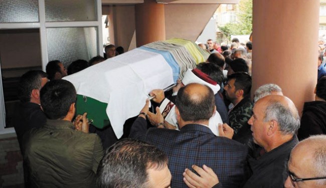 Amca Demirtaş, son yolculuğuna uğurlandı..