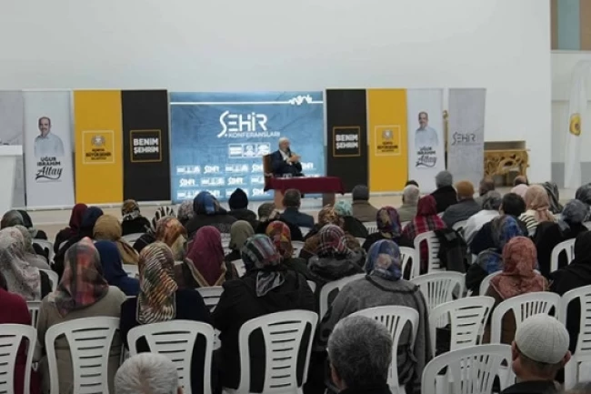 Konya'da Şehir Konferansları devam ediyor