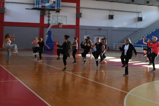 İzmir Narlıdere'de kadınlardan sağlıklı başlangıç