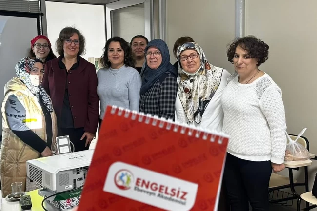 Kocaeli İzmit'te Engelsiz Ebeveyn Akademisi devam ediyor