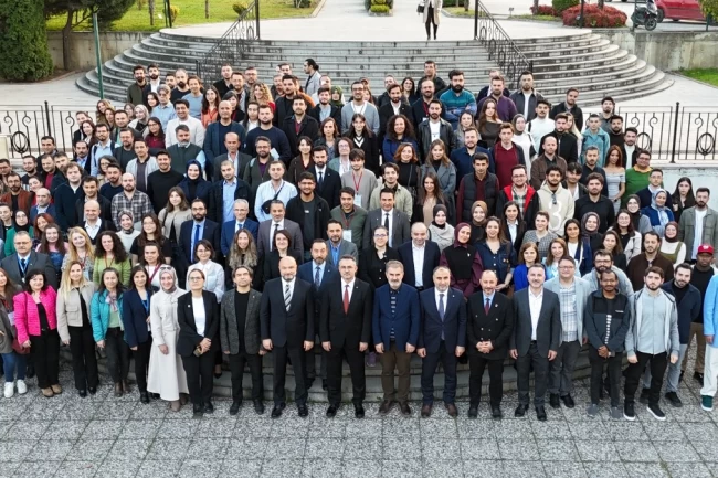 Bursa Teknik Üniversitesi mezunları aynı çatıda buluştu