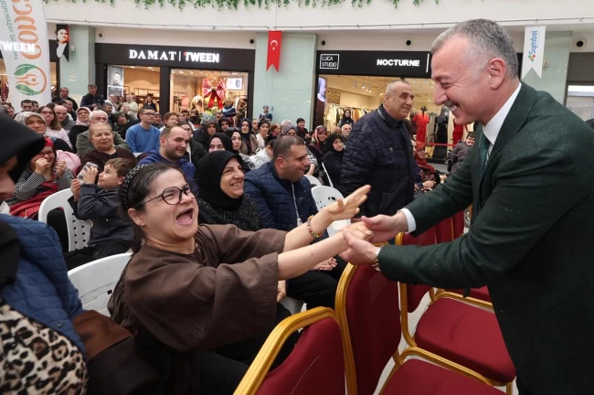 Gonca'nın öğrencileri AVM'de gerçek iş deneyimi yaşadı