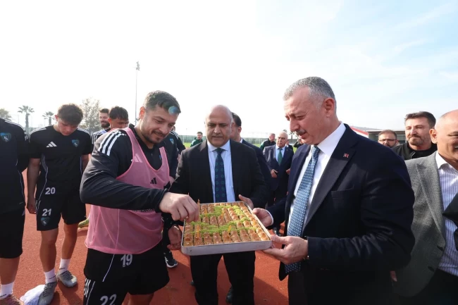 Kocaelispor'a Başkan Büyükakın'dan moral veren ziyaret