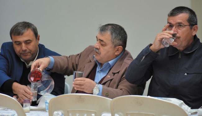 Muhtarlar doya doya içtiler!..