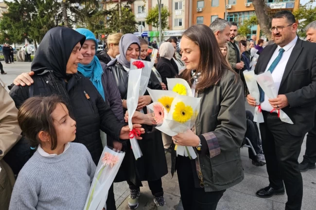 Gölcük'te Dünya Kadın Hakları Günü kutlaması