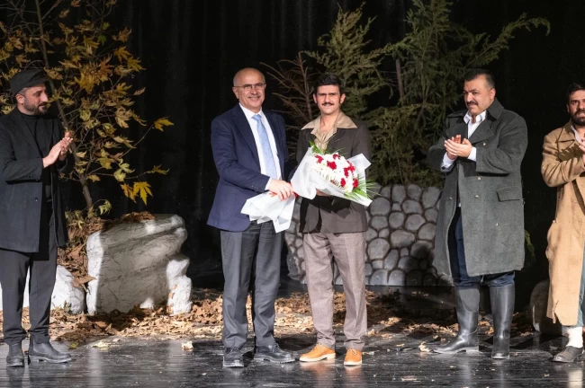 Malatya'da ‘Pusuda' tiyatro oyunu beğeni topladı