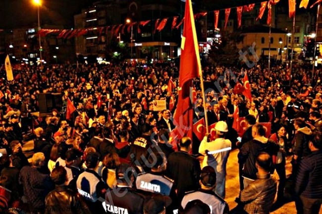 Görkemli fener alayı