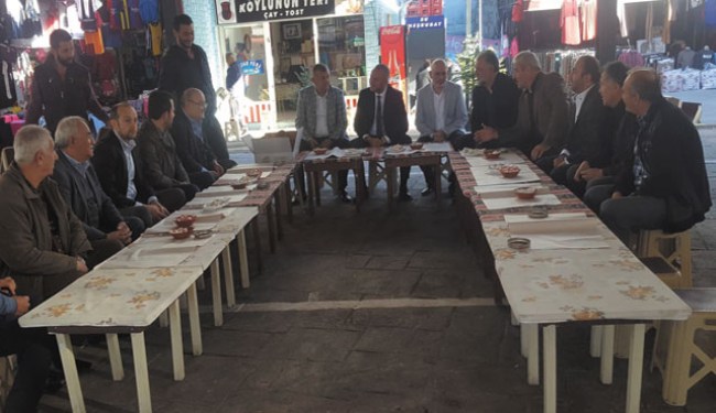 Pazaryeri esnafıyla simit-keş keyfi..