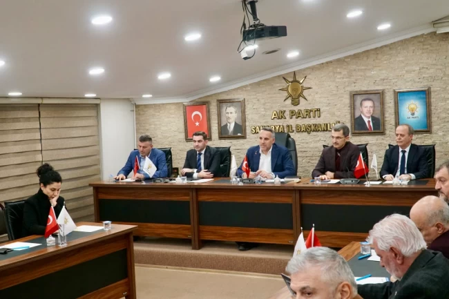 AK Parti Sakarya'da değerlendirme toplantıları yapıldı