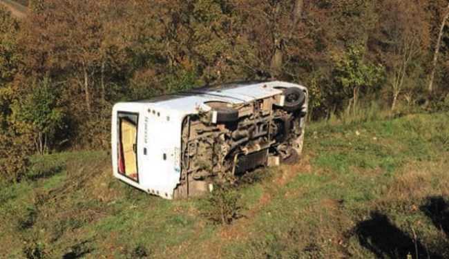 Virajı alamadı uçurumu uçtu!..