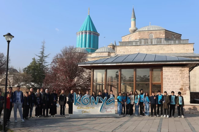 Konya'da öğrenciler tarihi kültürel mekanlarını keşfediyor