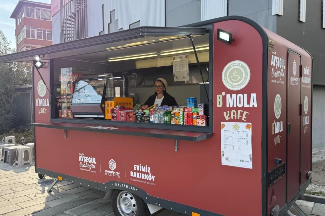 İstanbul Bakırköy'de B'Mola Karavan Kafe hizmete açıldı
