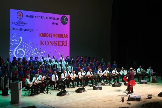 Denizli'de sanatseverlere 'Kardeş Korolar Konseri'