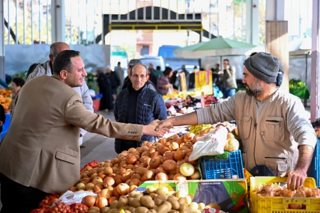 İzmir Bornova'da Pazaryeri ziyareti ve denetimi