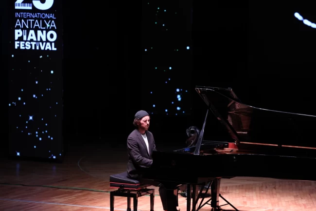 Antalya Piyano Festivali'nde klasik müziğe yolculuk