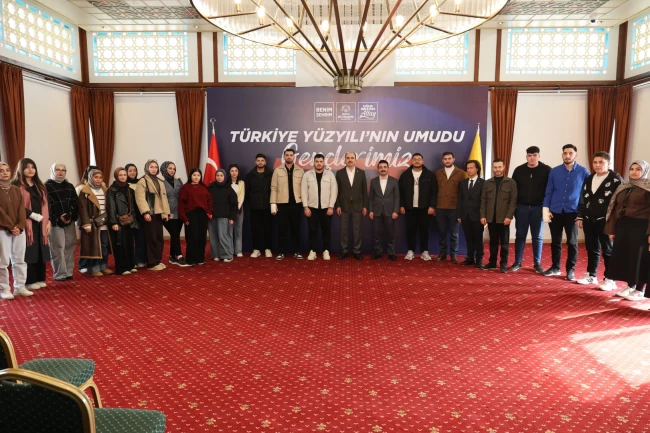 Başkan Altay, Konya'nın ilçelerinden gelen gençlerle buluştu