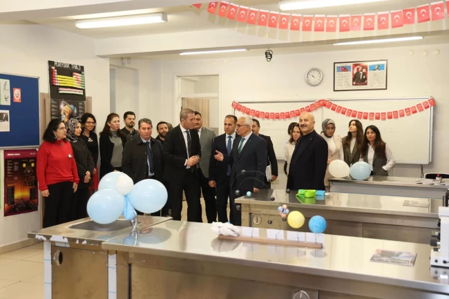 Gebze'de Başkan Büyükgöz ve Kaymakam Özyiğit'ten okullara ziyaret